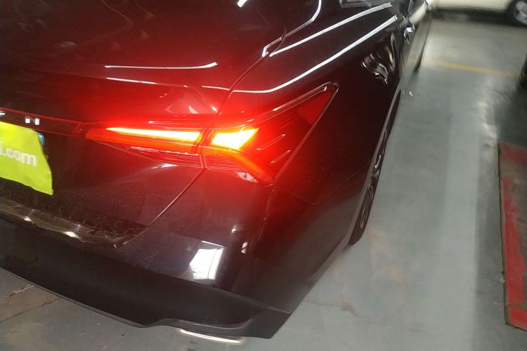 丰田 亚洲龙 2022款 2.0L 豪华版车身外观9