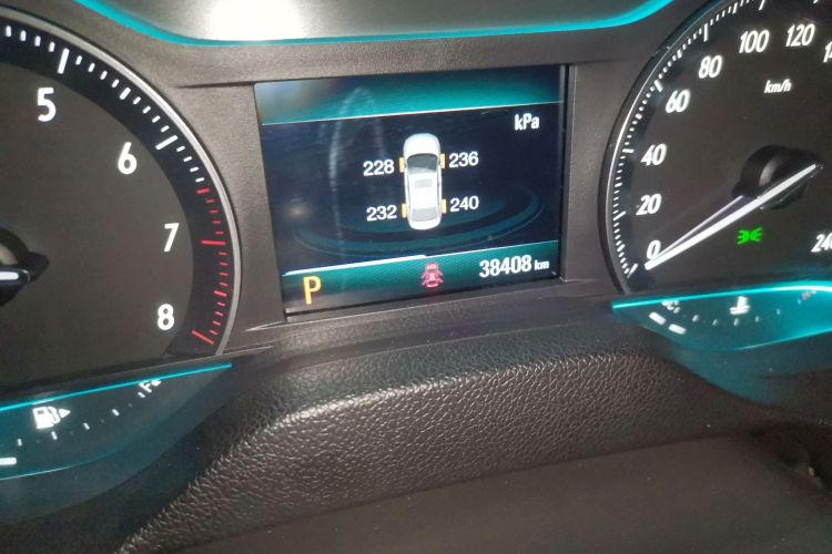 别克 英朗 2018款 18T 自动精英型中控内饰15