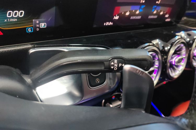 奔驰GLB AMG 2021款 AMG GLB 35 4MATIC中控内饰18