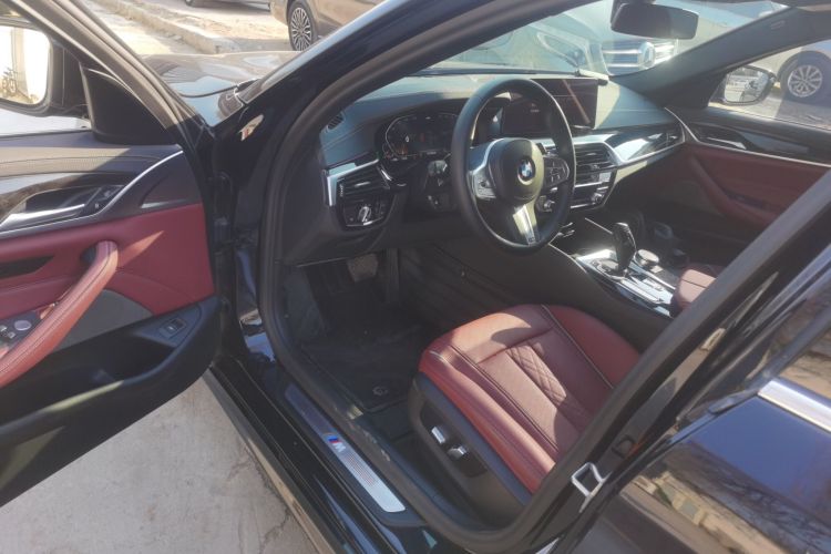 宝马5系 2022款 改款二 525Li M运动套装中控内饰20