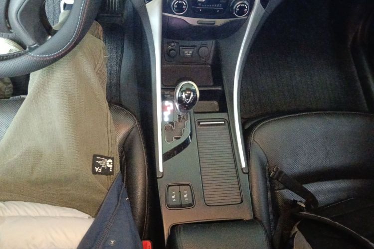 现代 索纳塔 2014款 2.0L 自动豪华版中控内饰18