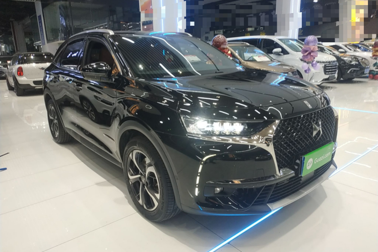 DS 7 2018款 45THP 里沃利先锐版车身外观3