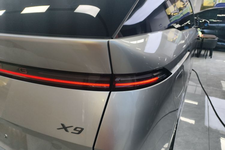 小鹏X9 2025款 650长续航 Max车身外观6006