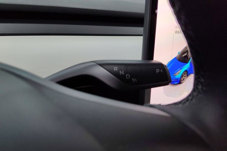 特斯拉 Model 3 2022款 后轮驱动版中控内饰18