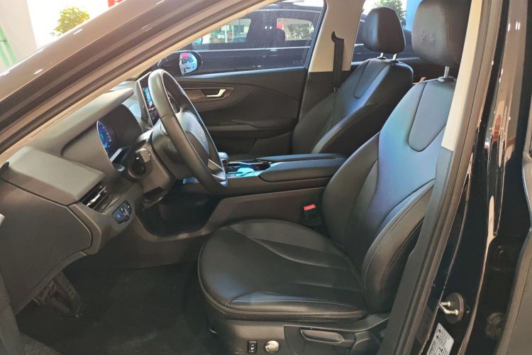 红旗E-QM5 2023款 改款 基础出行版中控内饰19