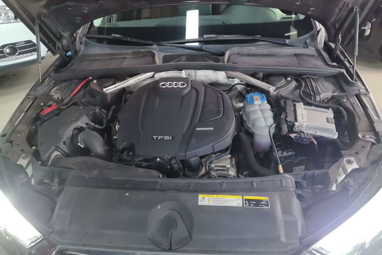 奥迪A4L 2018款 30周年年型 40 TFSI 时尚型局部细节24