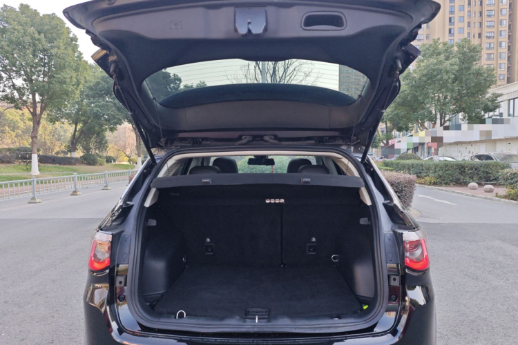 Jeep 指南者 2021款 220T 自动精英版局部细节23