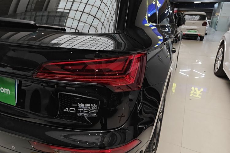 奥迪Q5L 2024款 40 TFSI 豪华动感型车身外观6006