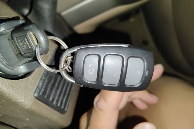 别克GL8 2011款 2.4L CT舒适版中控内饰7001