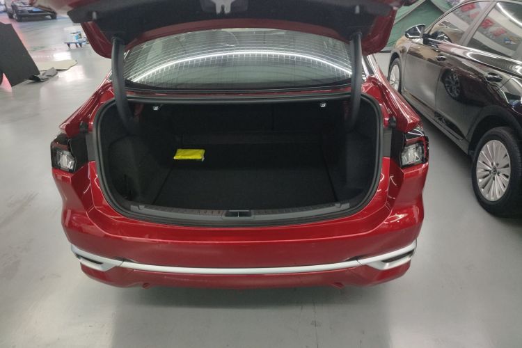 福特 蒙迪欧 2025款 2.0T EcoBoost 至尊型机舱底盘23