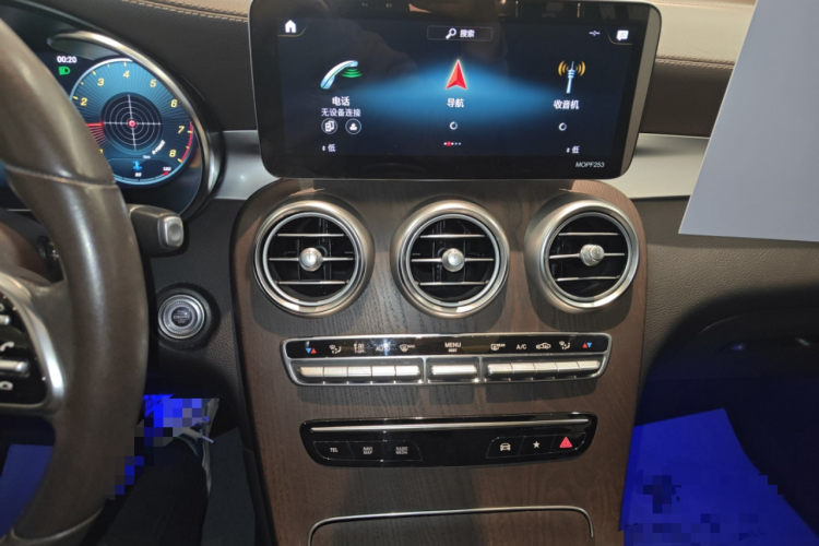 奔驰GLC 2021款 GLC 260 L 4MATIC 豪华型中控内饰16
