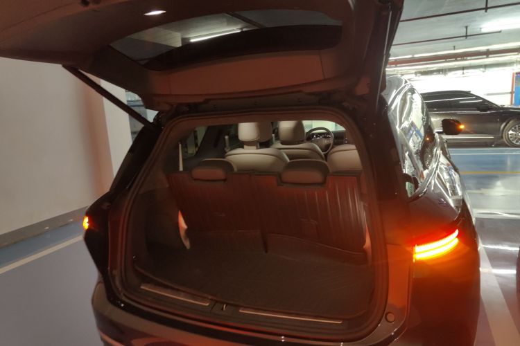 蔚来ES8 2024款 100kWh 签名版机舱底盘23