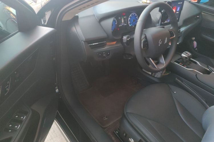 红旗E-QM5 2023款 改款 基础出行版中控内饰7003