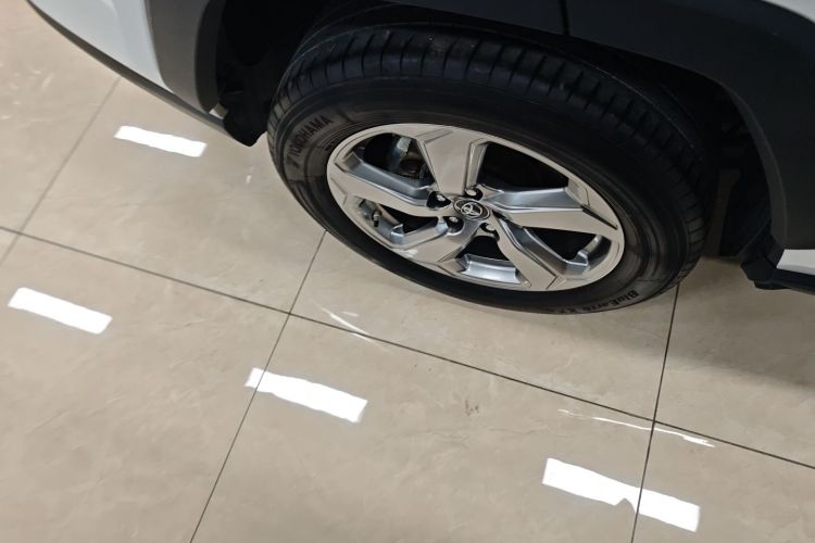 丰田 RAV4荣放 2022款 双擎 2.5L E-CVT两驱精英版车身外观6007