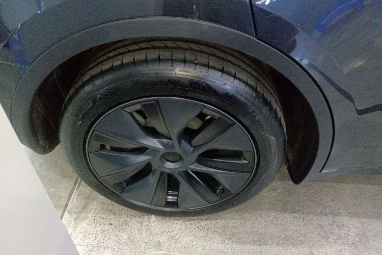 特斯拉 Model Y 2024款 后轮驱动版车身外观6008