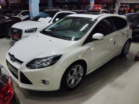 福特 福克斯 2012款 两厢 2.0L 自动豪华运动型