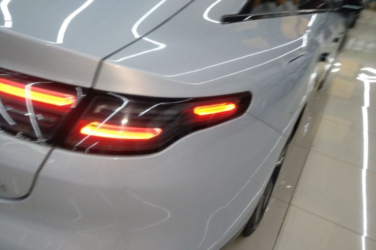 零跑汽车 零跑C01 2022款 后驱长续航版车身外观9