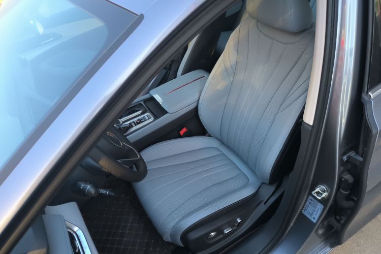 红旗H5 PHEV 2025款 170 超混版中控内饰19