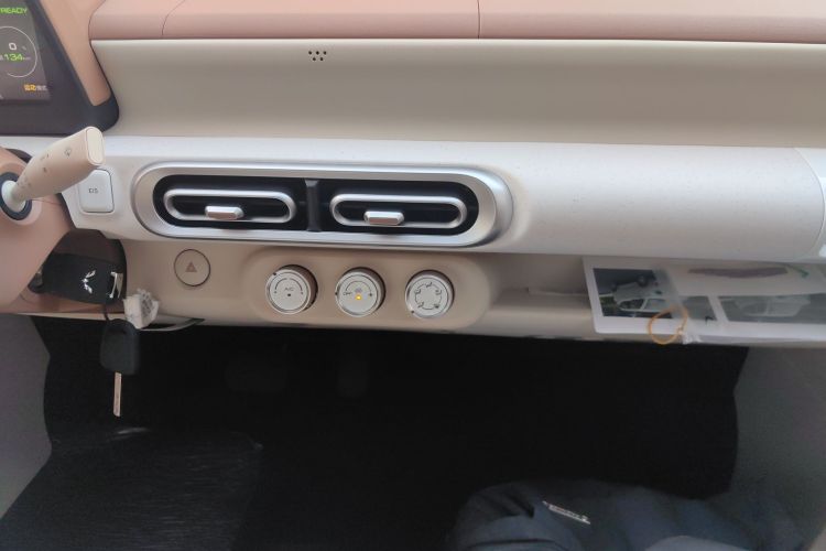 五菱汽车 宏光MINIEV 2024款 第三代 215km 青春版中控内饰16