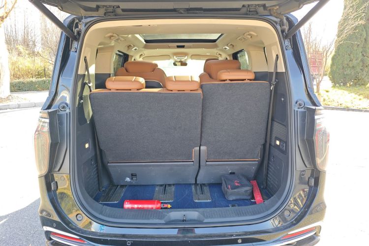 红旗HQ9 2023款 2.0T 智联旗享版局部细节23