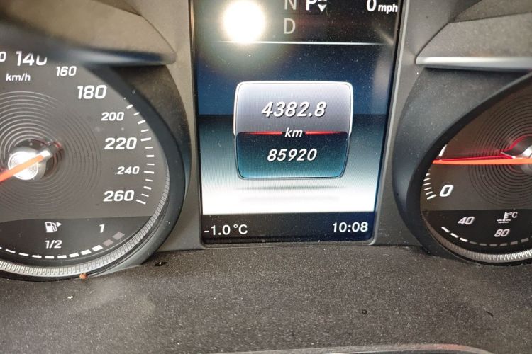 奔驰GLC 2019款 GLC 260 4MATIC 动感型中控内饰15