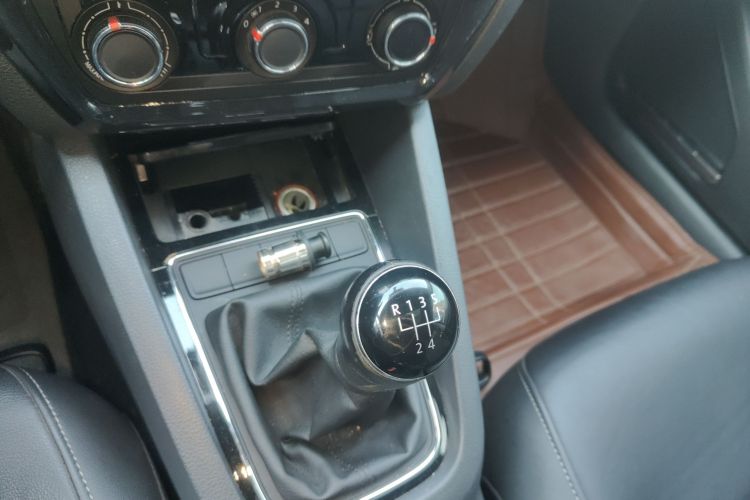 大众 速腾 2015款 1.6L 手动舒适型局部细节18