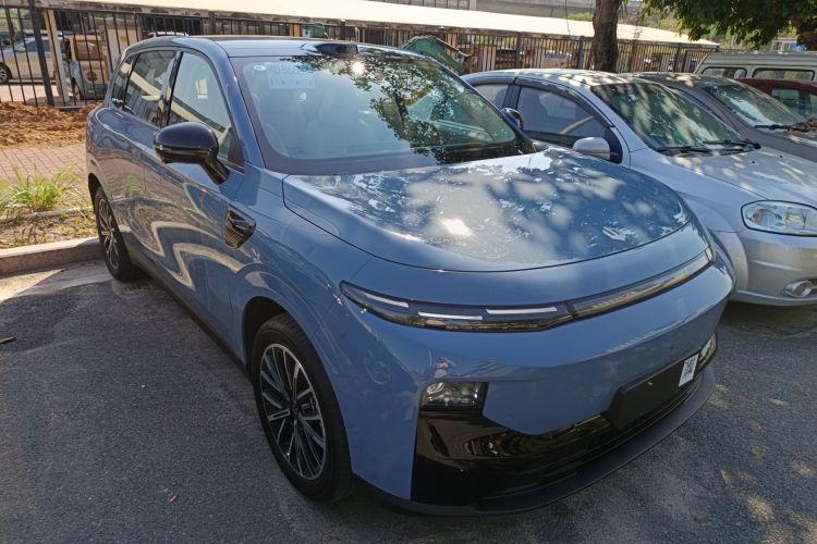 零跑汽车 零跑B10 2025款 510激光雷达版车身外观3