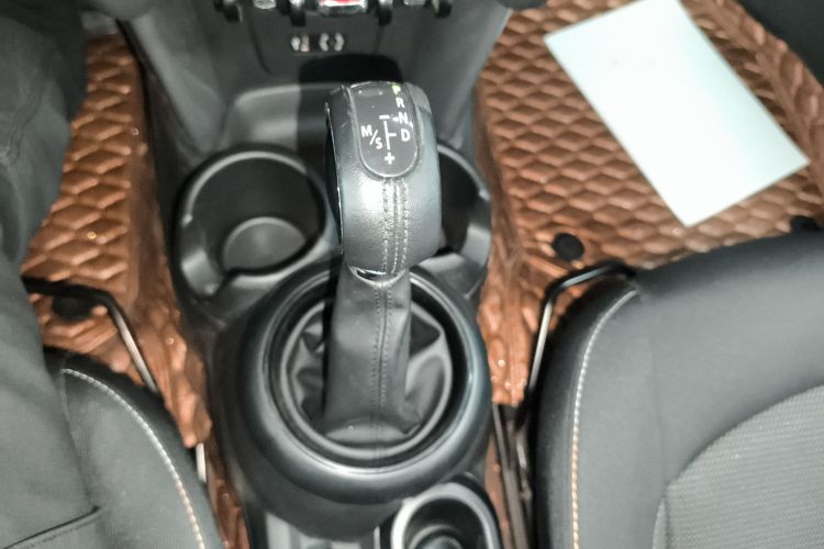 MINI 2015款 1.2T ONE 五门版中控内饰18