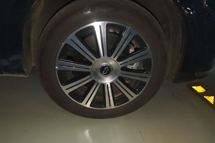 鸿蒙智行 问界M7 2024款 1.5T 智驾四驱Pro版 5座车身外观10