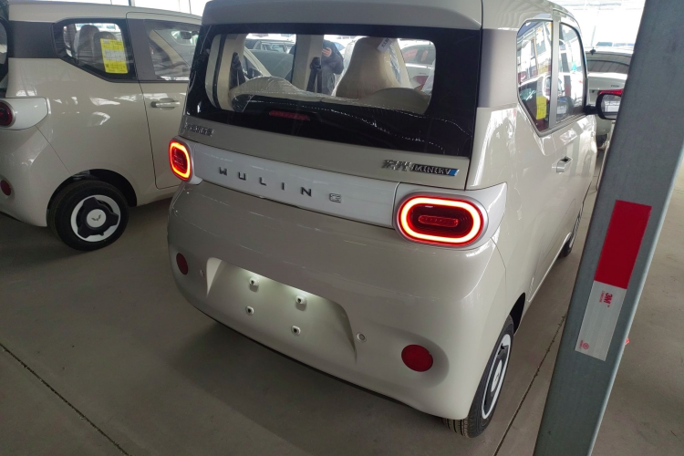 五菱汽车 宏光MINIEV 2024款 第三代 215km 青春版车身外观7