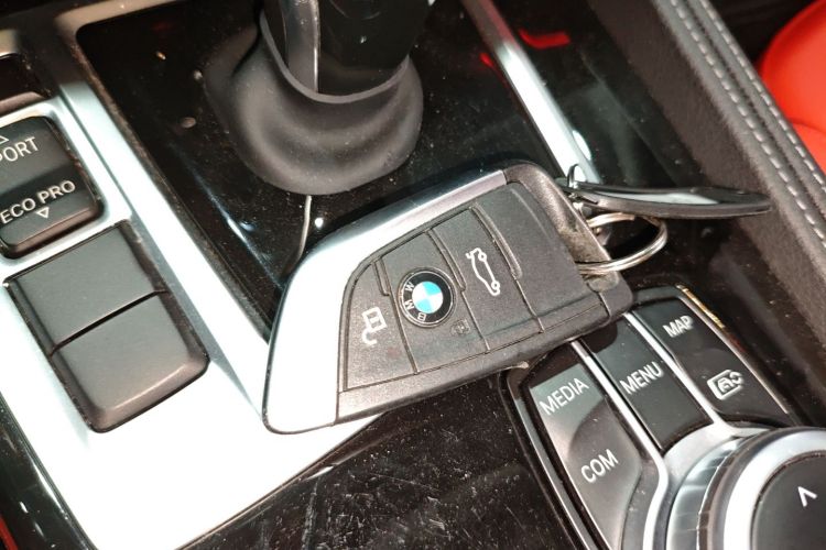 宝马1系 2021款 改款 125i M运动曜夜版中控内饰11