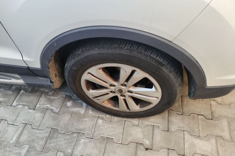 长安欧尚CX70 2016款 1.6L 手动豪华型车身外观10