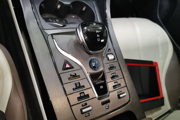 比亚迪 秦PLUS 2024款 荣耀版 DM-i 55KM领先型中控内饰18