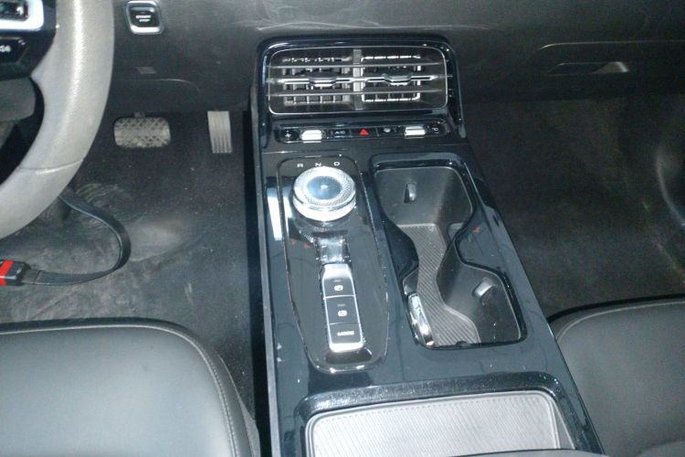 五菱汽车 五菱E5 2024款 410km 标准版中控内饰18