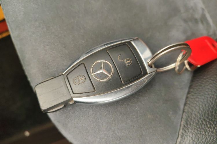 奔驰R级 2014款 R 320 4MATIC 商务型中控内饰11