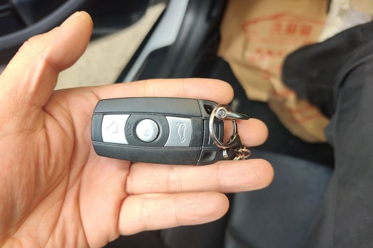 宝马X1 2015款 sDrive18i 领先晋级版中控内饰11