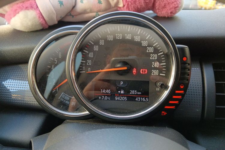 MINI 2014款 1.5T COOPER Fun中控内饰15