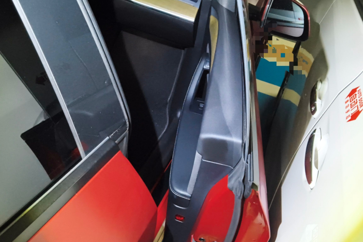 特斯拉 Model Y 2022款 改款 长续航全轮驱动版局部细节9005