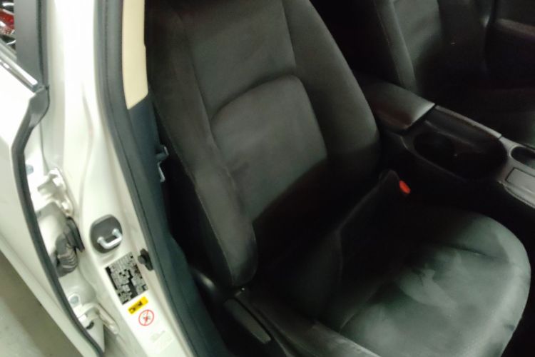 雷克萨斯CT 2017款 CT200h 精英版 单色 国V局部细节41