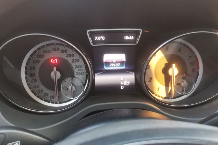 奔驰GLA 2016款 GLA 200 动感型中控内饰15