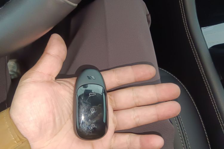 理想汽车 理想ONE 2021款 增程6座版中控内饰11