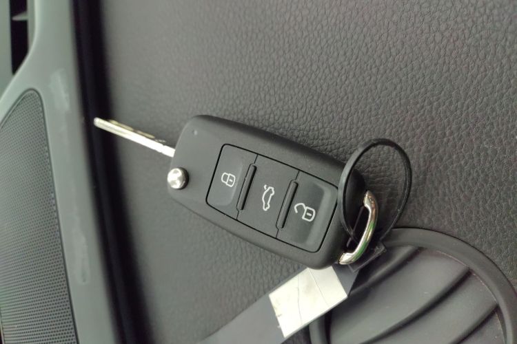 大众 帕萨特 2015款 1.8TSI DSG御尊版中控内饰11