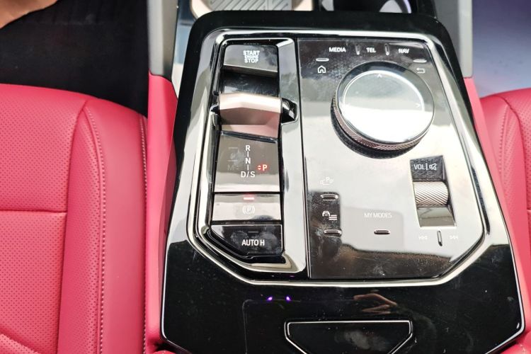 宝马5系 2024款 530Li 领先型 M运动套装局部细节18