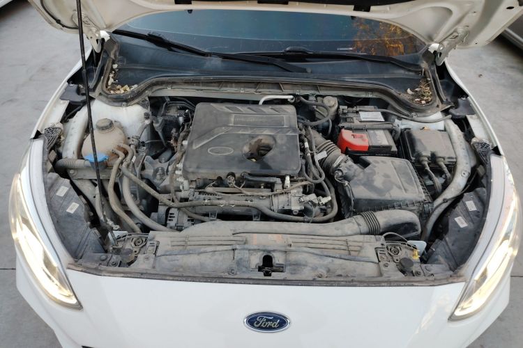 福特 福克斯 2020款 三厢 EcoBoost 180 自动锋潮型机舱底盘24