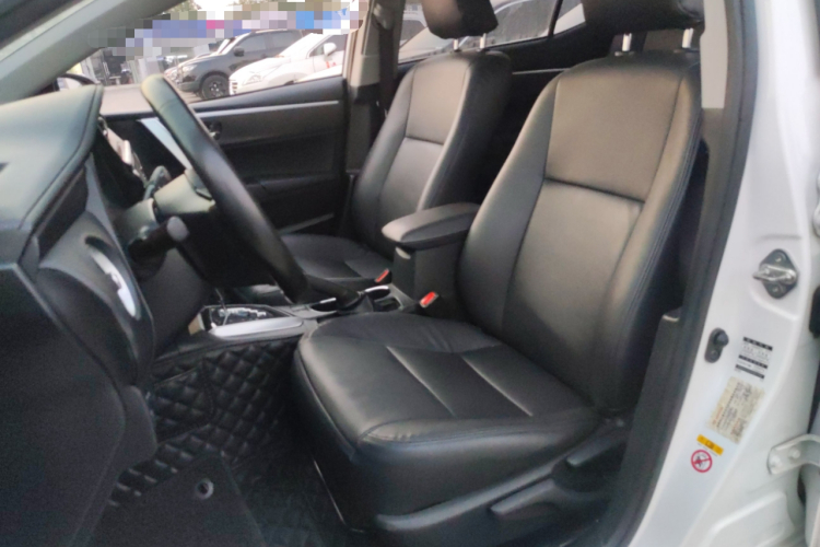 丰田 卡罗拉 2017款 改款 1.2T S-CVT GL-i中控内饰19