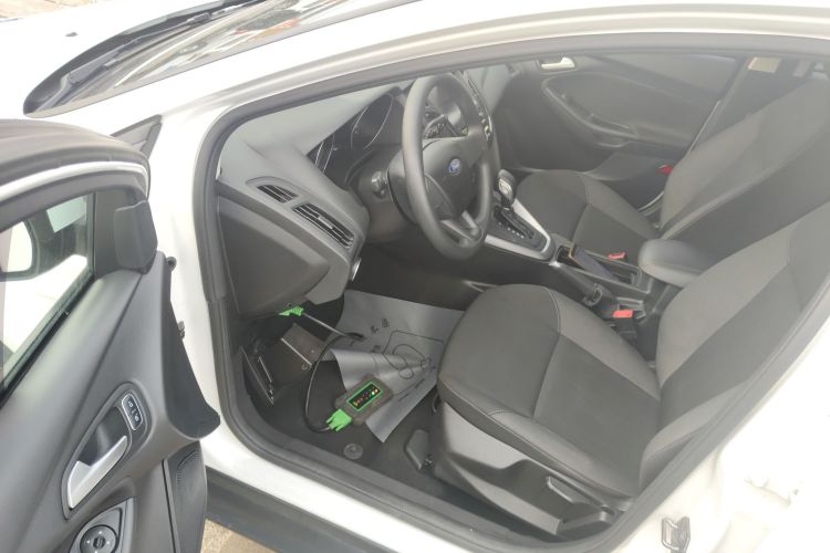 福特 福克斯 2017款 两厢 1.6L 自动舒适型智行版中控内饰20