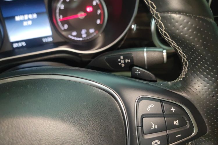 奔驰V级 2016款 V 260 领航版局部细节18