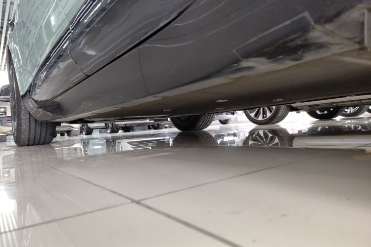 阿维塔11 2023款 鸿蒙 90度 后驱版机舱底盘30