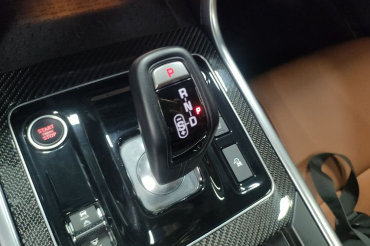 捷豹XEL 2024款 2.0T 250PS R-DYNAMIC S耀黑运动版中控内饰18