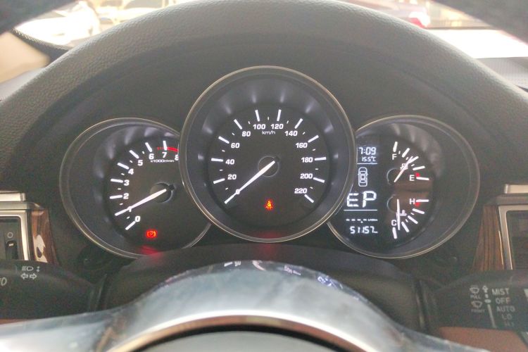 众泰SR9 2017款 2.0T 自动极致之光版局部细节14